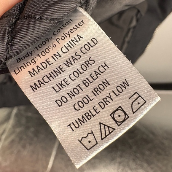 EDTREK Waterproof Concealed Carry Vest w/ 10 Pockets - Picture 15 of 16